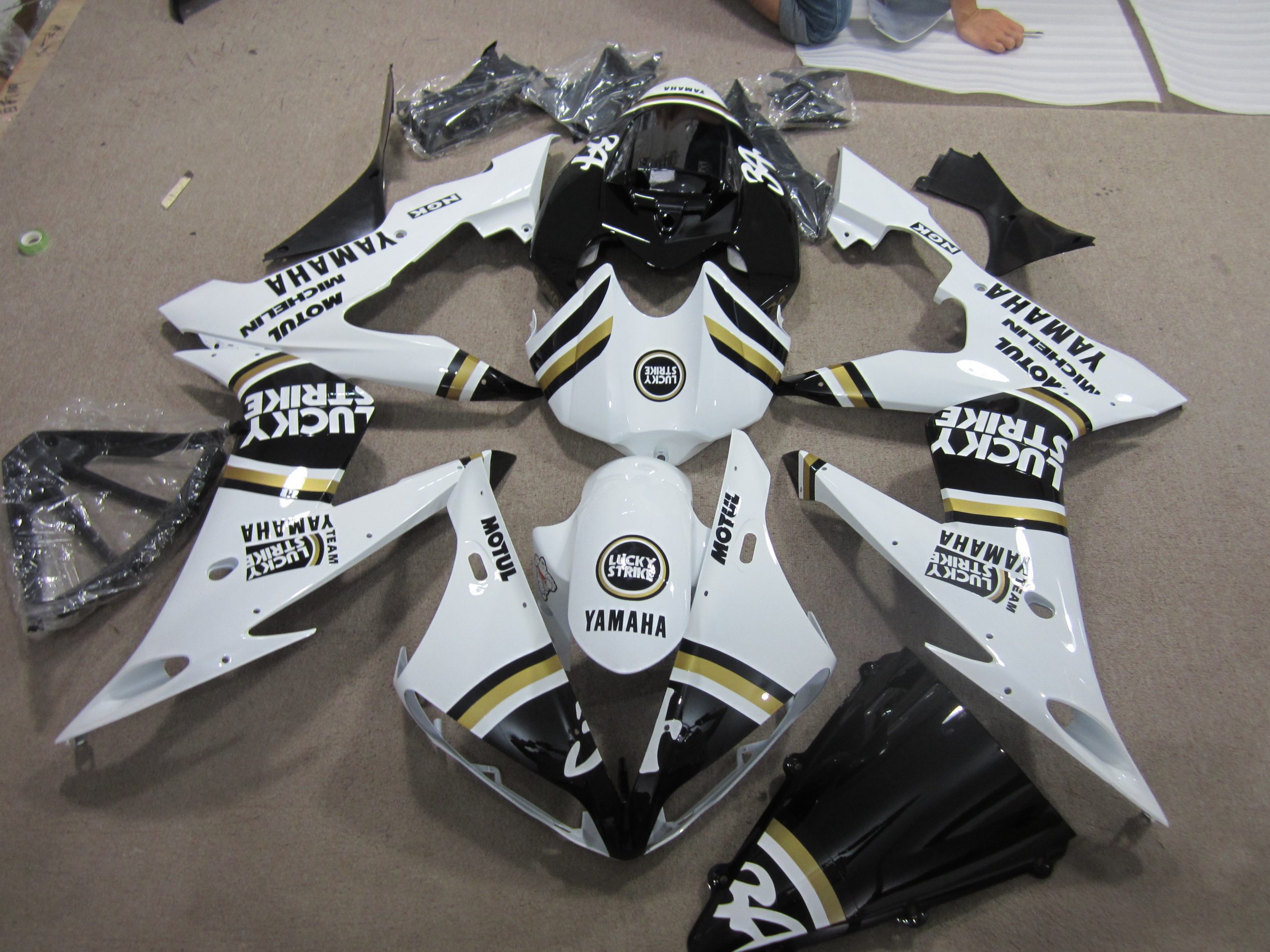 Yamaha YZF-R1 Fairings Plastics Kit 2004-2006 FM-1112